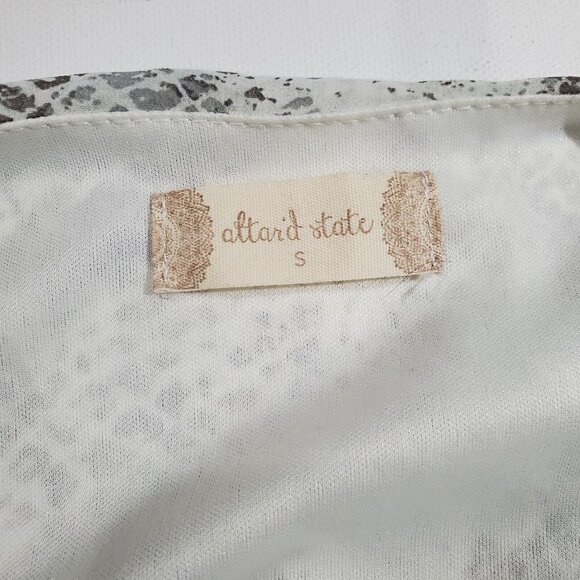 Altar'd State Women's Snakeskin Flowy Long-Sleeved Romper Jumper Size Sm… - Picture 7 of 12